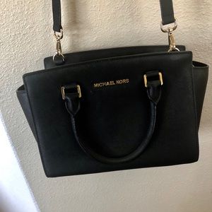 Large Micheal Kors cross body bag